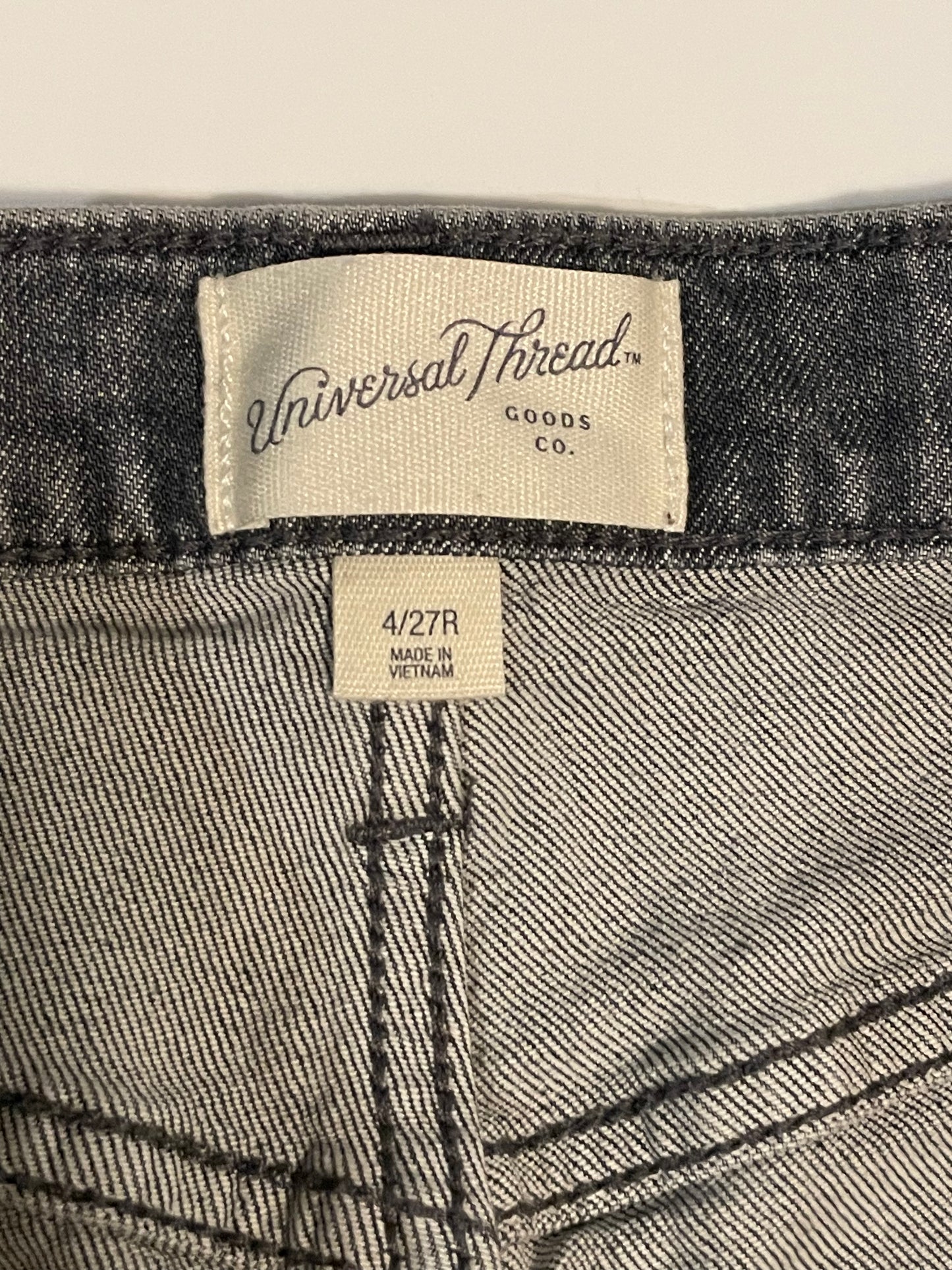 Universal Thread Jeans